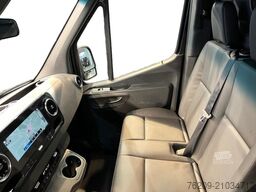 Mercedes-Benz Sprinter 215 Kasten MBUX+AHK+Cam+AUT+PTS+SHZ