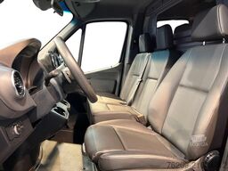 Mercedes-Benz Sprinter 215 Kasten MBUX+AHK+Cam+AUT+PTS+SHZ
