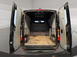 Mercedes-Benz Sprinter 215 Kasten MBUX+AHK+Cam+AUT+PTS+SHZ