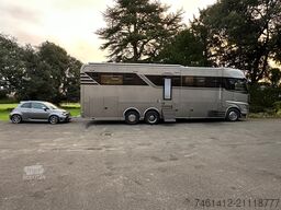 Mercedes-Benz STX 3 pop-out