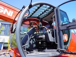 MAGNI RTH 5.26 telescopic loader / Range 26 m