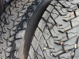 MAN 18.232 (MANUAL PUMP / POMPE MANUELLE / 11.000L)