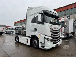 IVECO S-WAY 530 * RETARDER * 2 X TANK * ACC * WENIG KM