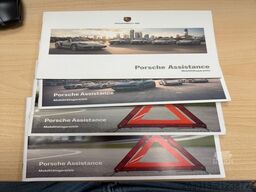 PORSCHE Carrera 4 GTS Cabrio Scheckheftgepflegt 1. Hand