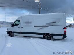 Mercedes-Benz Sprinter 4x2 w/ 2 sets of tires and ramp. Will be