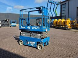 Genie GS1932 Electric, Working Height 7.8 m, 227kg Capac
