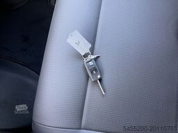 VW Transporter 2.0 TDI L2H1 DC Laadkraan Airco Tre...