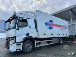 Renault 18-pallet box truck with Bussbygg body