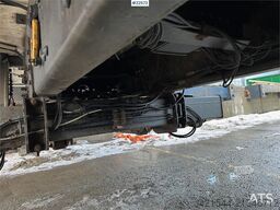 Renault 18-pallet box truck with Bussbygg body