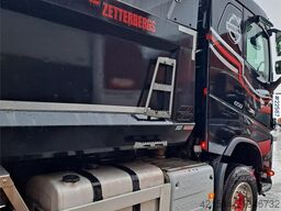 Volvo Fh16 650 6x4 Tipper Truck w/ Sørling Triple Traile