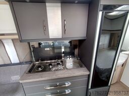 Hobby De Luxe 460 UFe