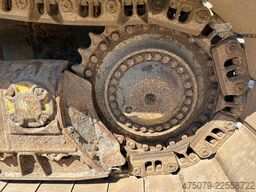 KOMATSU D 65 PX - 18 **Ketten und Laufwerk NEU**