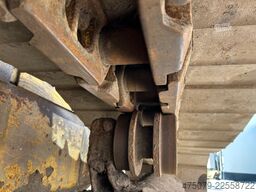 KOMATSU D 65 PX - 18 **Ketten und Laufwerk NEU**