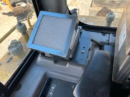 KOMATSU D 65 PX - 18 **Ketten und Laufwerk NEU**