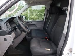 VOLKSWAGEN T6.1 Transporter Kasten lang FWD / Klima / PDC