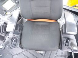 JCB 4CX PRO Backhoe Loader / Joysticks/2023