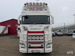 Scania S650 6x2 trekkvogn m/ hydraulikk, NATO kontakt og
