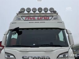 Scania S650 6x2 trekkvogn m/ hydraulikk, NATO kontakt og
