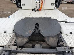 Scania S650 6x2 trekkvogn m/ hydraulikk, NATO kontakt og