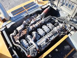 Liebherr R946 LC | STRAIGHT BOOM | TILT CAB | LIKUFIX