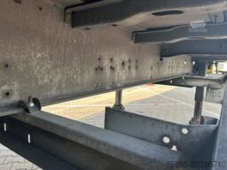 Schmitz Cargobull SCB S3B / Box / Loadlift / 2x Liftas / APK 03-26