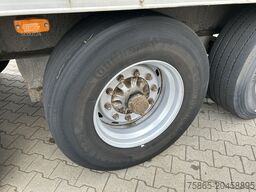 Krone SDP 27 / Box - Confectie / 3 axle BPW Drum / NL...