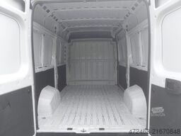 Peugeot Boxer 33 2.2 BlueHDi 140 S&S PM TM