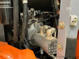 Hitachi ZX 135 US 5-B