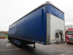 Schmitz 3 AXLE CURTAINSIDE TRAILER