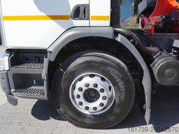 Renault C280 DTI 8 / FASSI crane 5.6T / range 8m