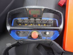 Mercedes-Benz Arocs 2633 flatbed truck / Crane FASSI