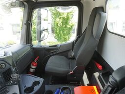 Mercedes-Benz Arocs 2633 flatbed truck / Crane FASSI