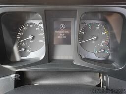 Mercedes-Benz Arocs 2633 flatbed truck / Crane FASSI