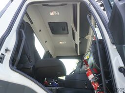 Mercedes-Benz Arocs 2633 flatbed truck / Crane FASSI