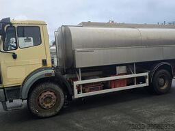 Mercedes Benz 1824 4x2