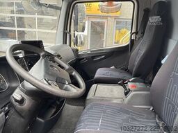 Mercedes-Benz Atego 823