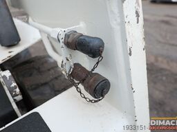 BOBCAT 543 NL Bobcat met nieuwe banden, 2 x bak, palle...