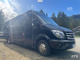 Mercedes-Benz Sprinter 519 Minibus – 20 seats – Two sets of tire