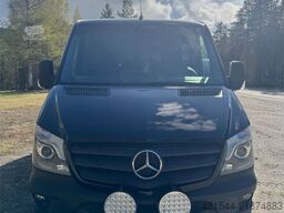 Mercedes-Benz Sprinter Minibus – 11 seats – Two sets of tires