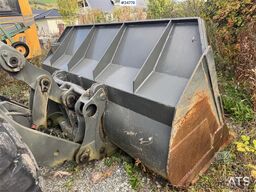 Volvo L120D Wheel Loader with Bucket