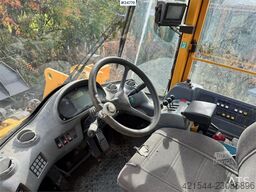 Volvo L120D Wheel Loader with Bucket