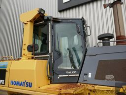 Komatsu D85PX-15EO