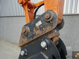 Hitachi ZX210LC-7
