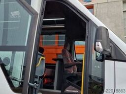 MERCEDES-BENZ 30 Sitzer Schul- Transferbus 519 Vorlauffahrzeug