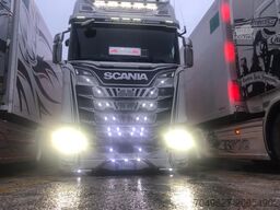 SCANIA S 520