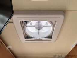 BÜRSTNER Ixeo T 664 Solar+Markise+Wechselr.+Hubbett