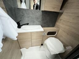 WEINSBERG CaraOne 390 PUH MJ 26+Pano+1500kg+Therme+Dusche