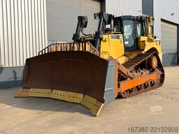 Caterpillar D8T