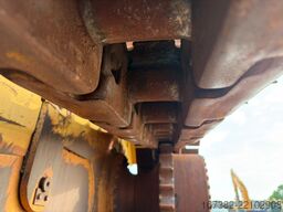 Caterpillar D8T