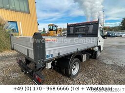 FUSO Canter 3 C 15 mit 3-Seitenkipper